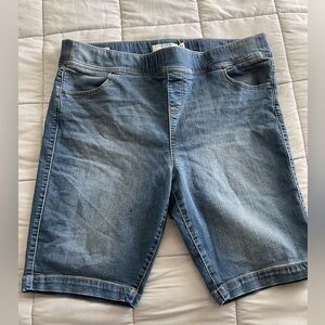 Light Blue Bermuda shorts